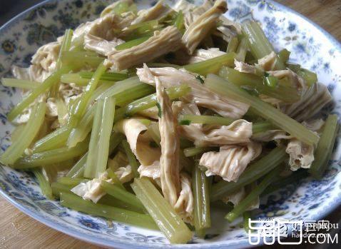 凉拌芹菜腐竹