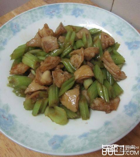 芹菜炒肥肠