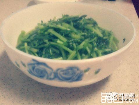 素炒蒿子杆