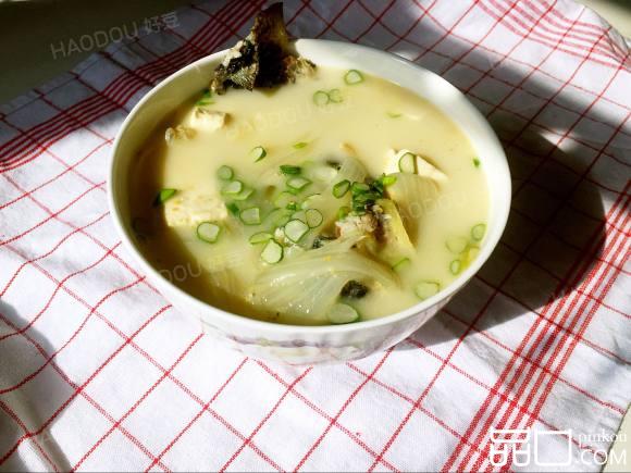 鲫鱼白菜豆腐汤