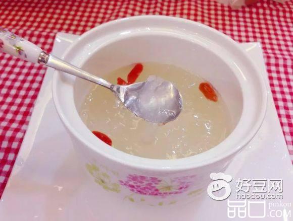 枸杞子冰糖炖燕窝