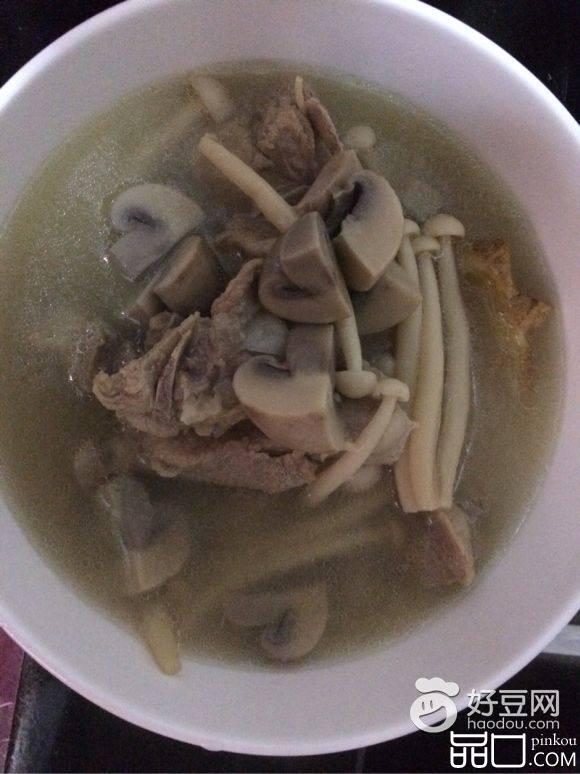 鲜菇排骨汤