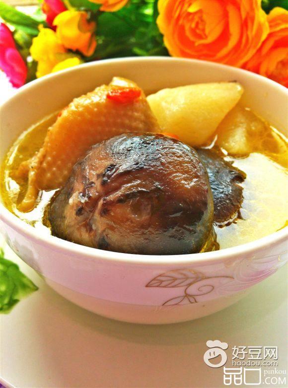 山药香菇炖鸡汤