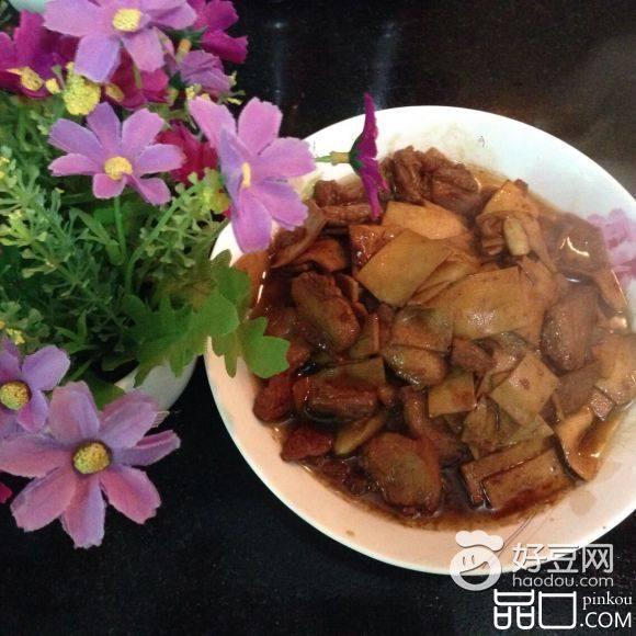 五花肉烧千张