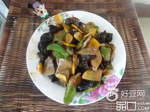 青椒土豆木耳炒猪肝
