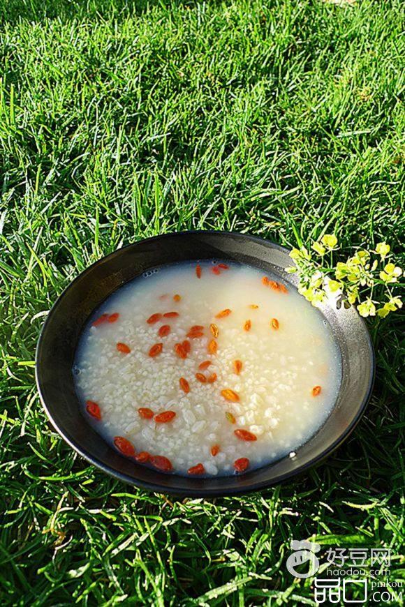 小米小麦枸杞粥