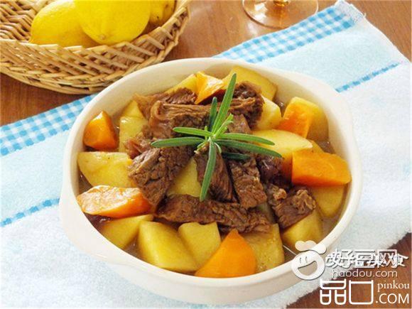 土豆焖牛腩