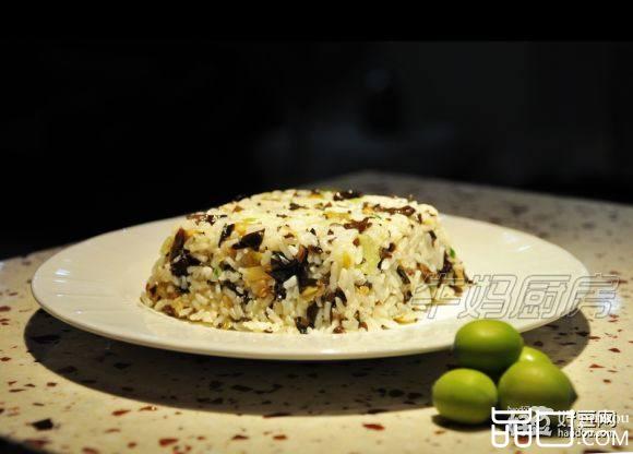 木耳碎肉炒饭