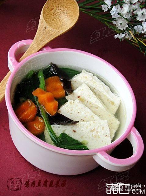 鸡肉豆腐蔬菜汤