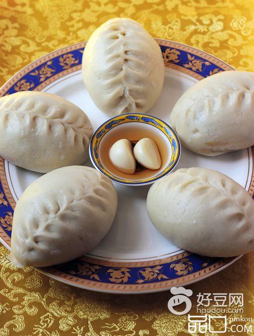 排骨芸豆包