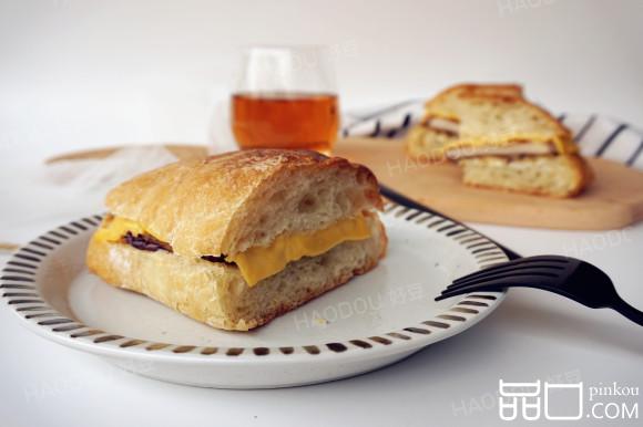 烤肉茄子三明治