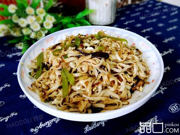 辣味茄丝鸡蛋焖炒面