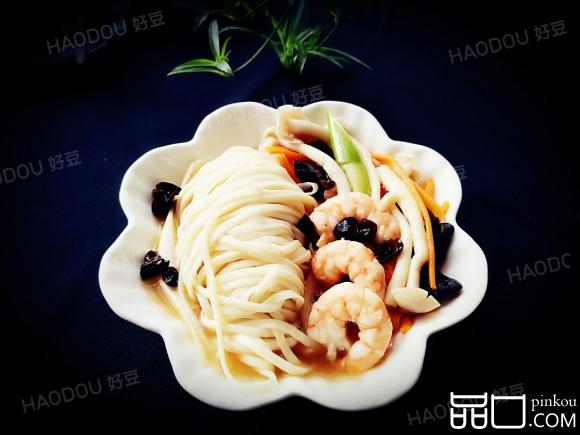 鲜虾菌菇面