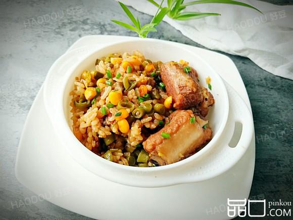 排骨玉米粒焖饭