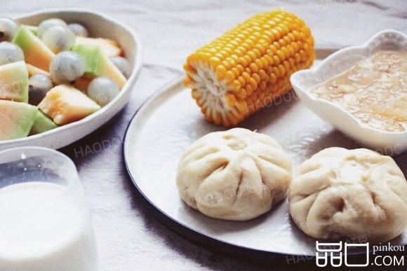 芹菜猪肉包子