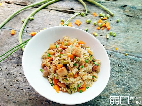 豇豆卤肉闷饭
