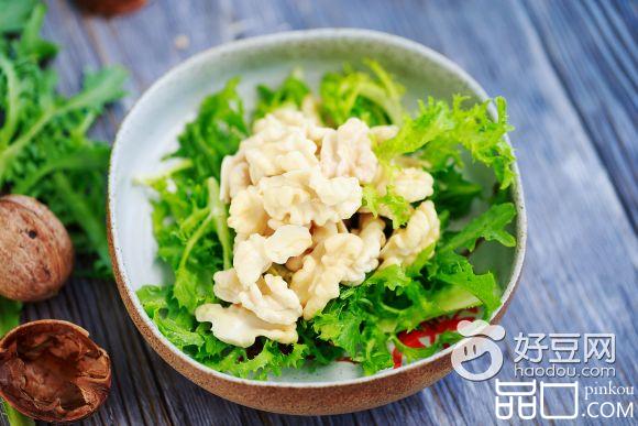 凉拌鲜核桃仁