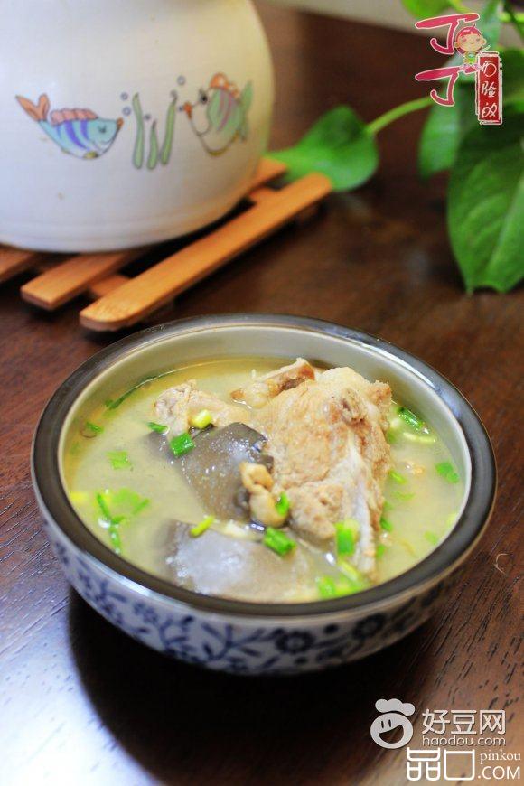 三文鱼排骨汤