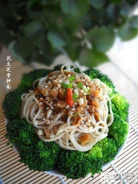花生芝香拌面