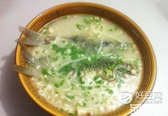 鲫鱼金针菇汤