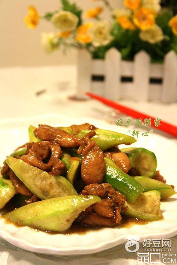 鸡腿肉炒丝瓜