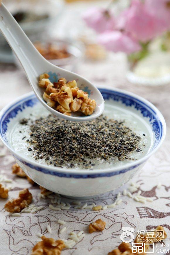 核桃仁芝麻糯米粥