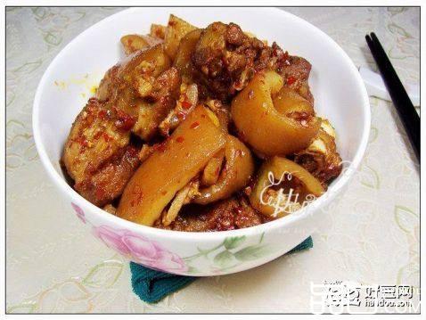 糍粑辣子排骨肉皮