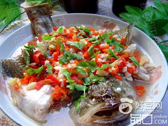 泰式柠檬蒸鲈鱼
