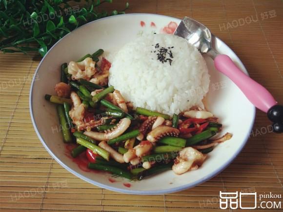 蒜苔鱿鱼盖浇饭