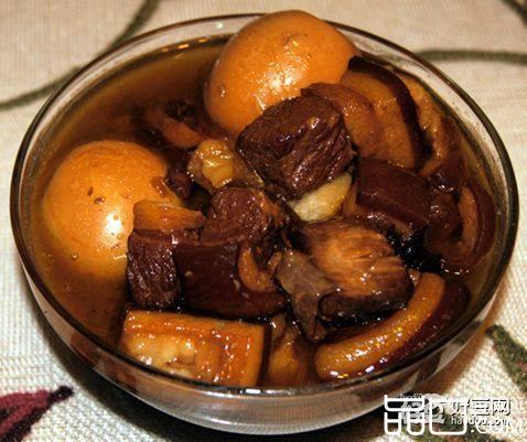 红烧肉卤蛋