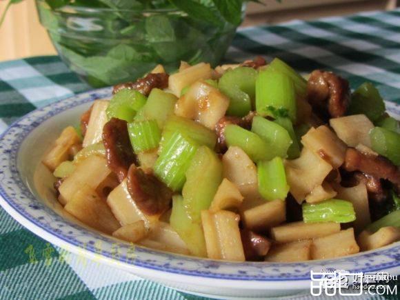 芹菜瘦肉炒藕丁
