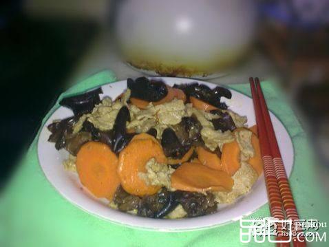 木耳胡萝卜炒肉片