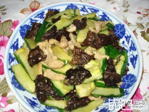 黄瓜黑木耳炒肉