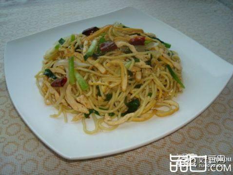 鸡肉炒黄面—新疆味道