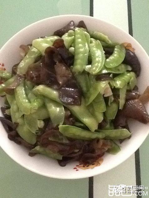 荷兰豆炒黑木耳