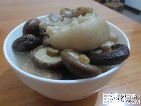 香菇猪蹄汤