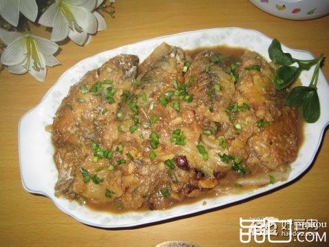 酥鲫鱼