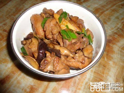 鸭肉焖香菇