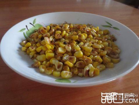 翻炒玉米粒