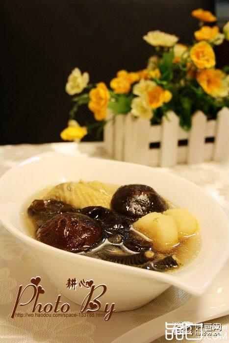 香耳煲鸡汤