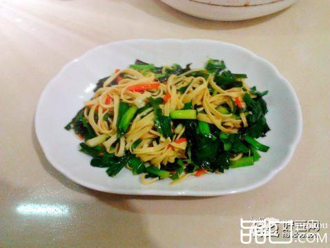韭菜炒豆腐丝儿