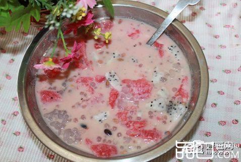 火龙果西瓜西米露