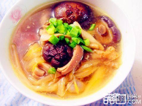 香菇黄花菜炖猪肚