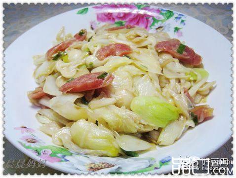 腊肠炒金针蘑白菜