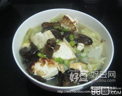 黑木耳豆腐炖白菜