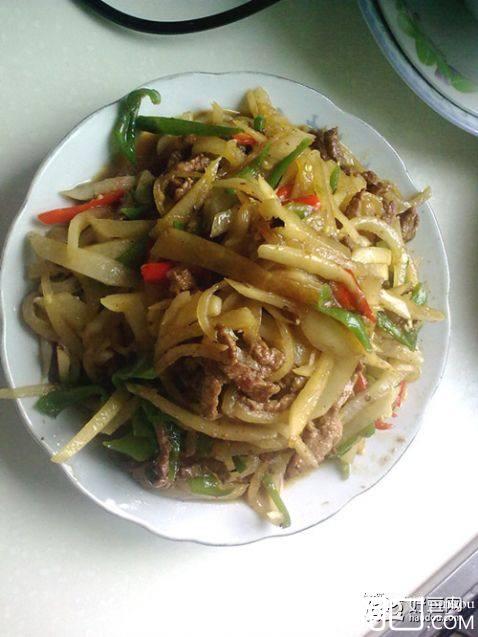 彩椒萝卜牛肉丝