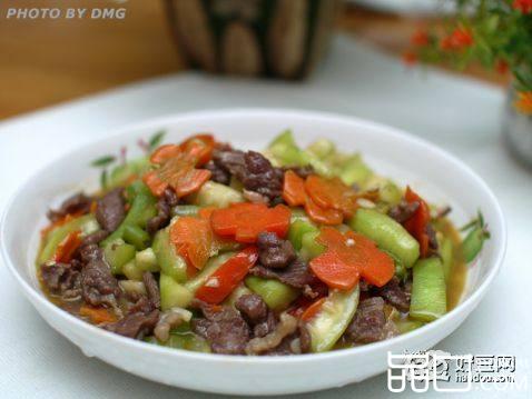 丝瓜炒牛肉