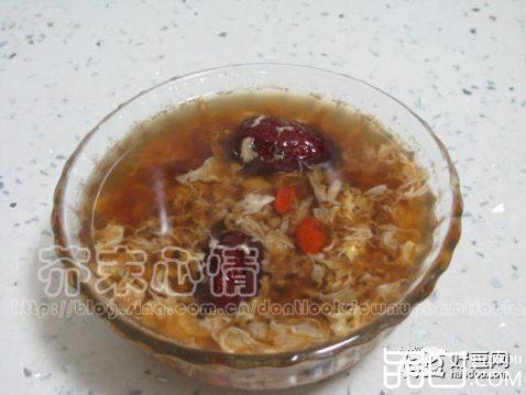 枣杞醪糟鸡蛋汤