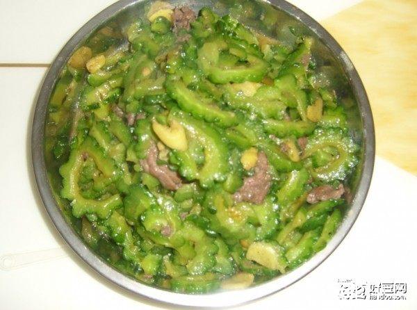 牛肉炒苦瓜