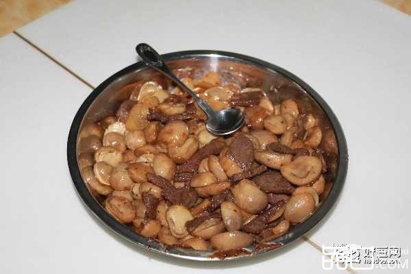 草菇炒牛肉